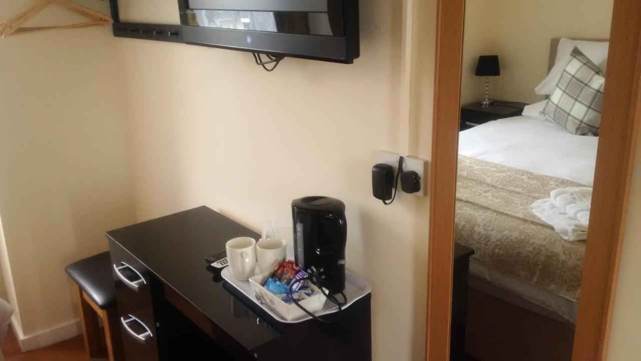 Bed and Breakfast The Edinburgh Castle Holyhead Exterior foto