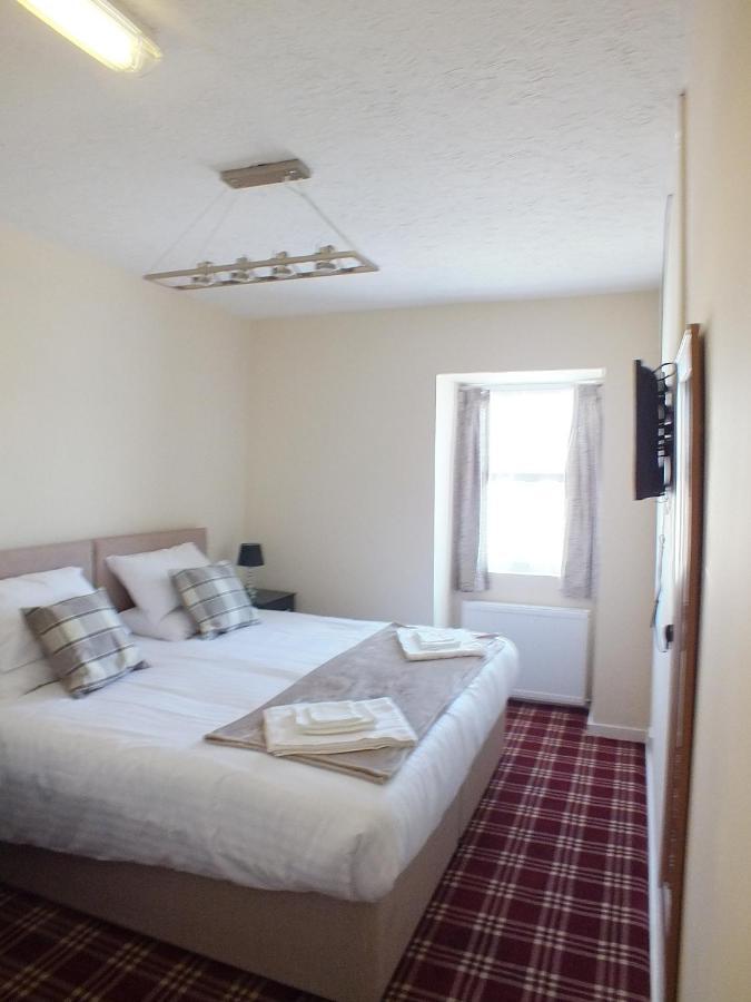 Bed and Breakfast The Edinburgh Castle Holyhead Exterior foto
