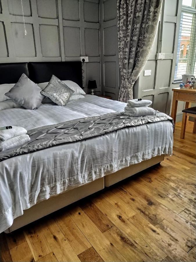 Bed and Breakfast The Edinburgh Castle Holyhead Exterior foto