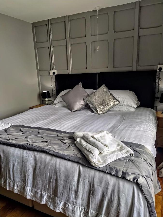Bed and Breakfast The Edinburgh Castle Holyhead Exterior foto